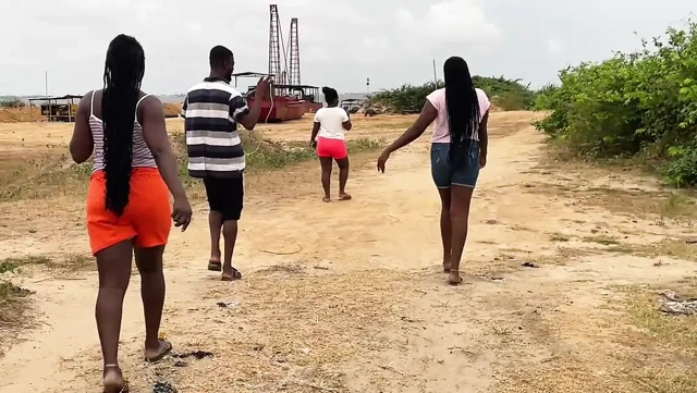 19 YAŞıNDAKI GENÇ NIJERYALı KıZ VE ERKEKLER SIKIŞIYOR