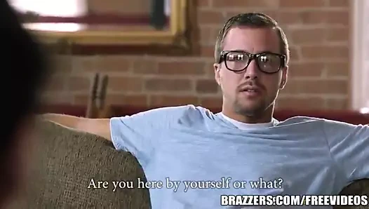 Brazzers - busty fransız bebek kelly yaz biraz horoz istiyor