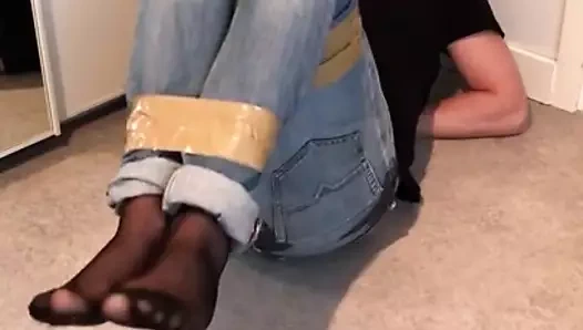 Bağlı ve tutamadı.