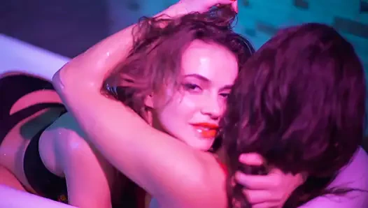 Alex melek - aşk için koşuyor