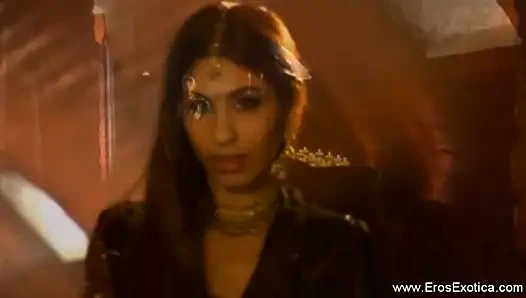 Tatlımı sikmek için amcığıma masaj yap