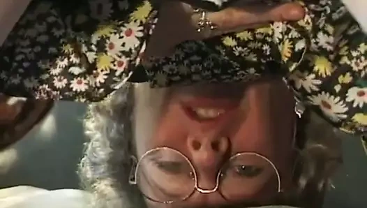 Üvey anne sikişiyor