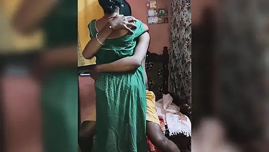 Hintli büyük ateşli ev yapımı amatör Hintli evli kadın ilk kez chudai