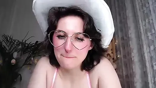 Seksi edepsiz Paskalya kamera gösterisi