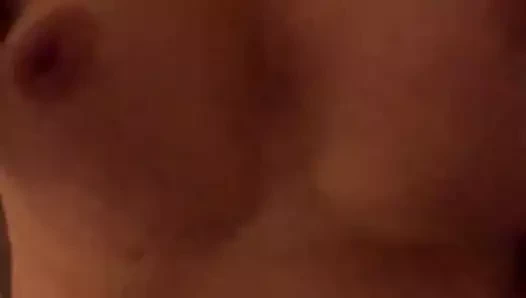 Ağır çekim zıplayan memeler göğüsler büyük meme uçları sarkık yumuşak sert