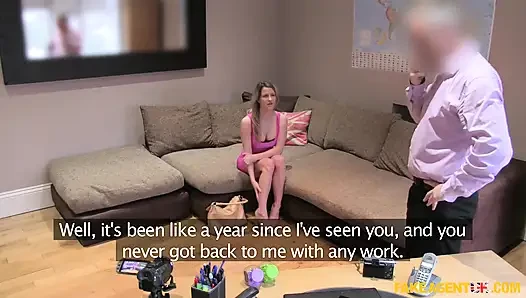Fake agent uk - ateşli minyon bebek geri dönüyor ve ıslak sakso ile anal dölleme bakış açısı sunuyor, 69 ham ofiste