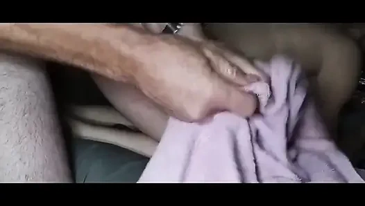 Üvey kız kardeş başka bir büyük yarak kılıfı alıyor