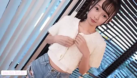 Gerçek dışı şeffaflığa sahip idol seviyesindeki güzellik, özel kimya göz ardı edilemeyecek kadar çekici bir tarafı ortaya koyuyor