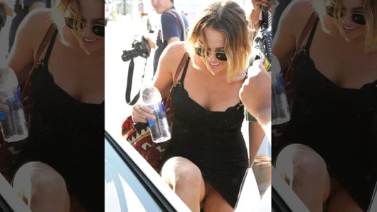 Miley cyrus amcık soyunuyor