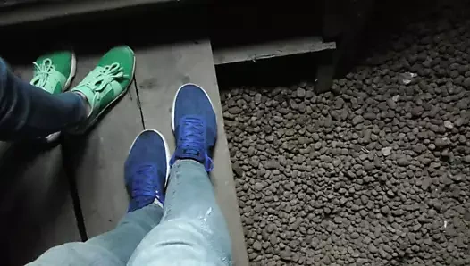 Tavan arasında külot içinde boşalmak çünkü mia aniden seks istedi