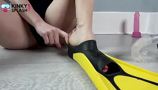 Kauçuk şnorkelli sikiş beni boşaltıyor