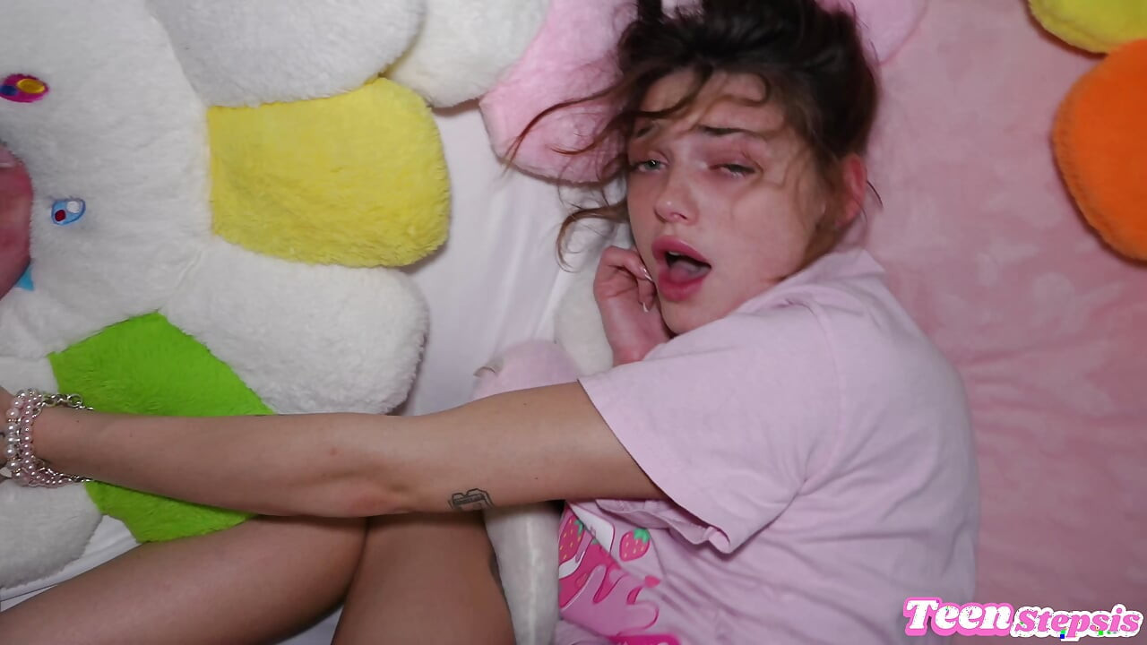 Çılgın lil üvey kız kardeş ayakla muamele fantezi sikiş festivali- shrooms q