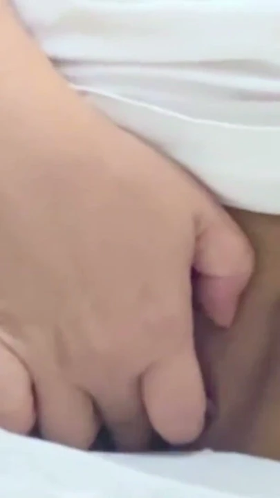 Güzel Büyük Memeli Kız Mastürbasyon Yapıyor, Sıkı Islak Amını Parmaklayarak Çığlık Çığlığa Titreyen Orgazmlara Ulaşıyor. Solo… | Bölüm 2