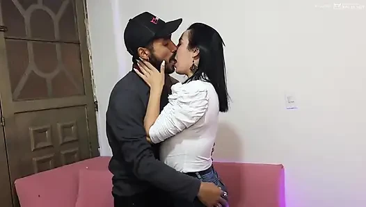 Candy ilk porno sahnesinde Robin ile ilk kez sahneye çıkıyor