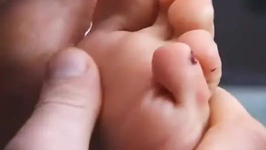Alman ayak fetişi gösterisi izlemen için burada