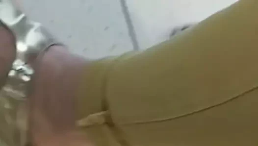 Güzel genç milf ayaklar ve footjob ayak ve faceshot 2019