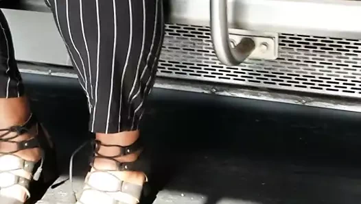 Siyah ayak parmakları ve topuklu 1