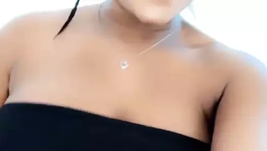 Chrissy bana hamile olduğunu gösteriyor