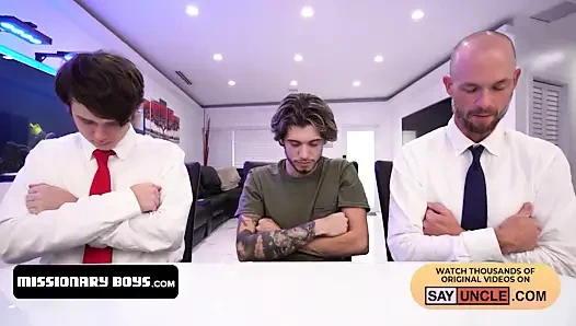 Sıcak twink oğlan kabul etmek için katılmak the misyoner çocuklar