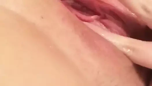 Yakın yukarı sulu mastürbasyon