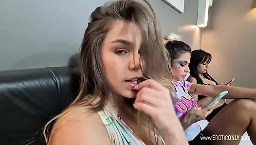 Ayak fetişi üçlüsü