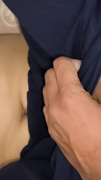 Эмоциональный момент из "Симпатичная индийская девушка изменяет своему"