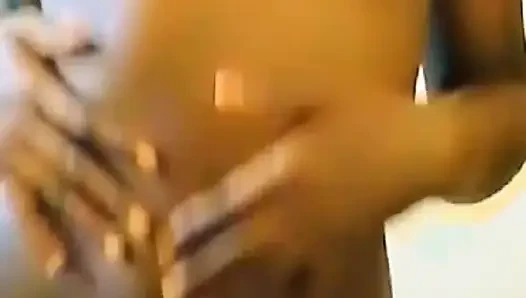 Güzel götlü kız