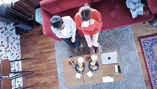 Şanslı adam ve av aktrisini 3 gün boyunca banliyö evine koyun. Bölüm 3