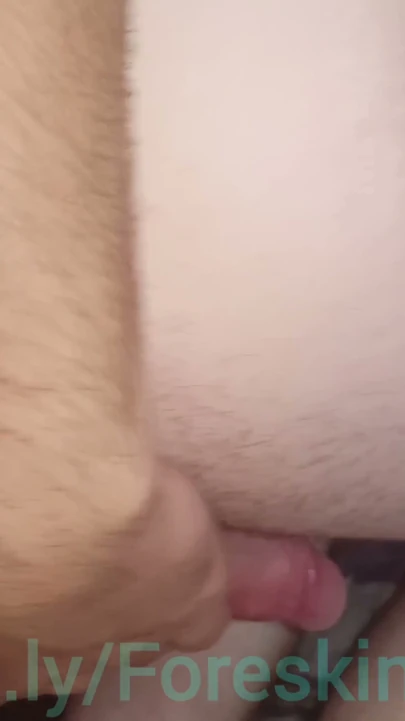 Prezervatifsiz iki büyük penisin sıcak lanetinden sperm sıçramaları ve fıskiyeleri! güçlüyü boğmak | Klip 1