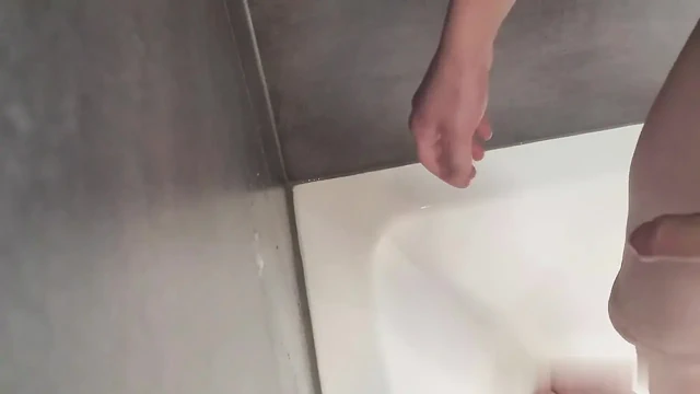 Banyoda mastürbasyonla boşalma