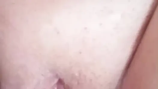 En sevdiğim oyuncağıma fışkırtıyorum