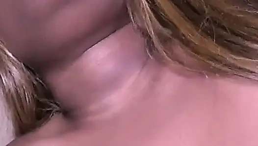Tombul seksi Nina Rivera ilk kez kamerada yarağa biniyor