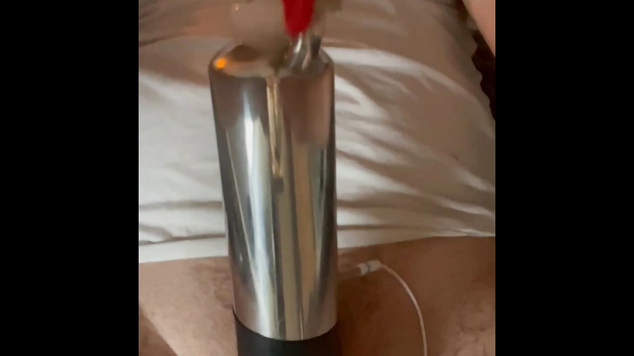 Estim modifiye sığır sağıcı büyük orgazma ve bolca döle neden oluyor