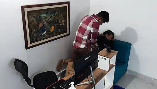 Üvey kız kardeşimin amını domaltarak sikiyorum