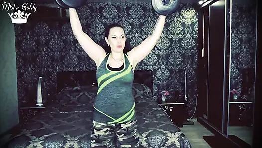 Biceps ve omuz mücadelesi için 50 ağırlık kaldırma tekrarı!