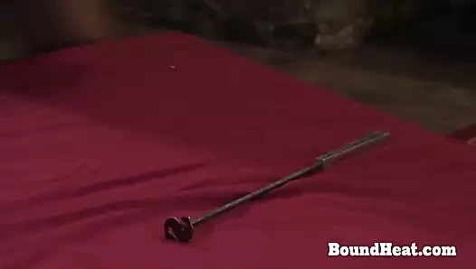 Masum lezbiyen kız metresi tarafından damgalanmış