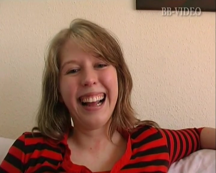 Favorite sex toy makes this blonde MILF happy as she doesn't wait for her partner to arrive