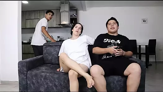 karısını yalnız bıraktığında sikiyorlar