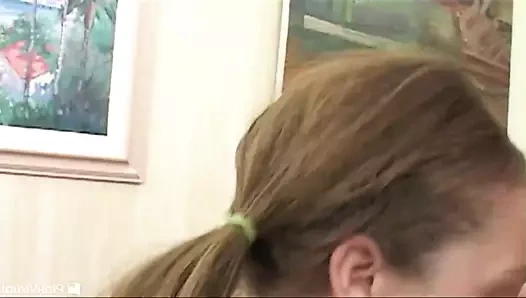 Tia tatlılar babasının arkadaşını sıcak sikiyor