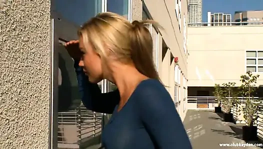 Kayden Kross şeker babası tarafından sert sikiliyor