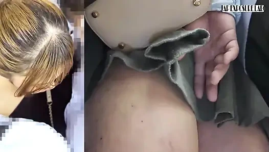 İri göğüslü kayışlı kıyafet, meme sıkma ve külot slayt azdırma. Parmaklama onu çığlık attırıyor, özel sürüm!