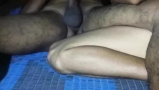 Bhabhi jiko chudke condom tordiya