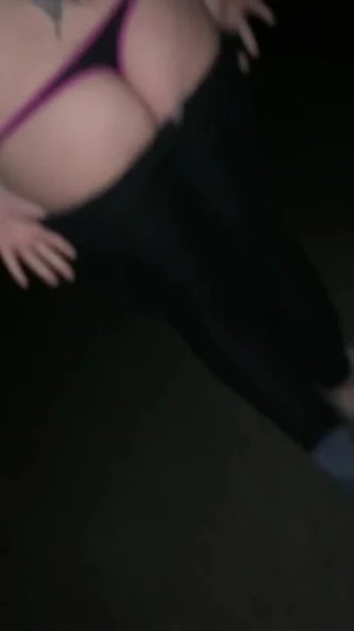 Aptal eski sevgilim için yürüyorum. eski sevgilimin asla göremeyeceği bir şey