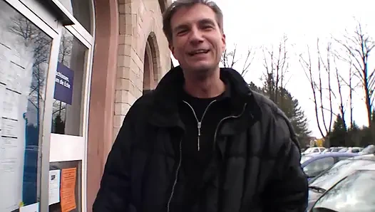 18 yaşındaki ufacık kaltak sikiliyor ve azgın sikiliyor