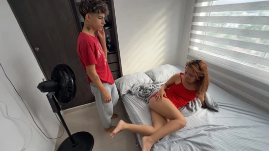 Derin götlü üvey anne üvey oğlu için büyük bir sürpriz hazırlar. GÖTTEN SERT BIR SIKIŞ.