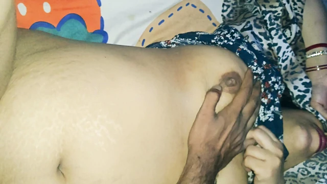 Azgın Hintli Bhabhi Kocasını Sikiyor - Desi Sert Sex