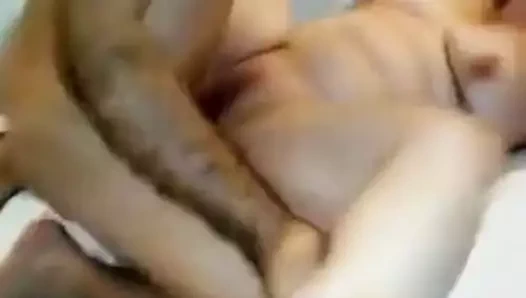 Putita disfrutando mientras su esposo filma