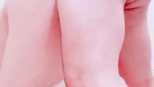 Sürtüğüm içine işiyorum