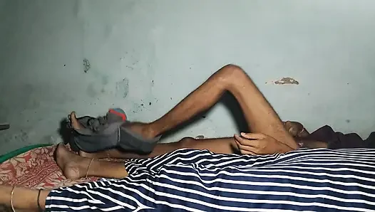 18 yaşındaki üvey kız kardeş bakire sıkı amcık sikişi