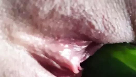 Karımı salatalıkla sikeyim